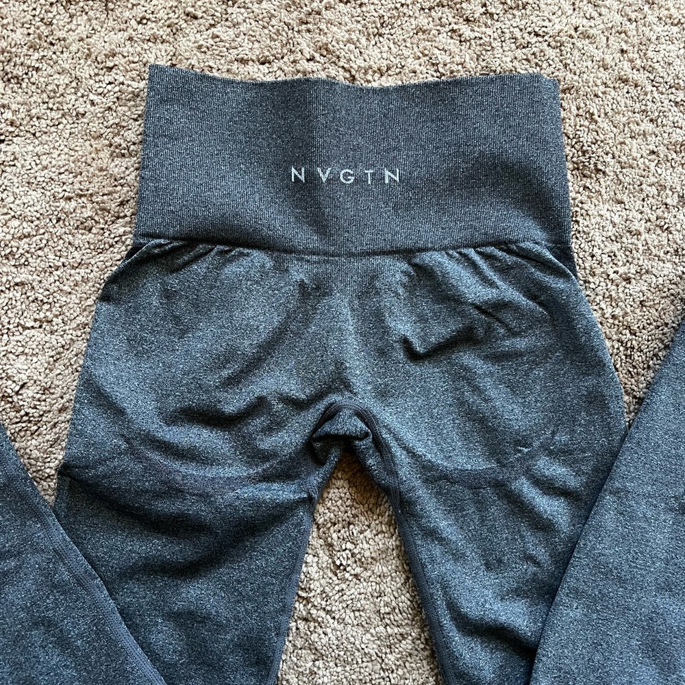 NVGTN Contour Seamless Leggings in Black Marl - Picture 2 of 4